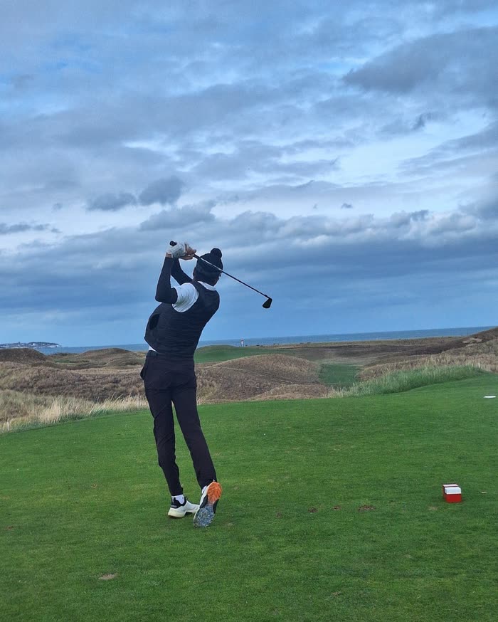 Follow through on a links tee